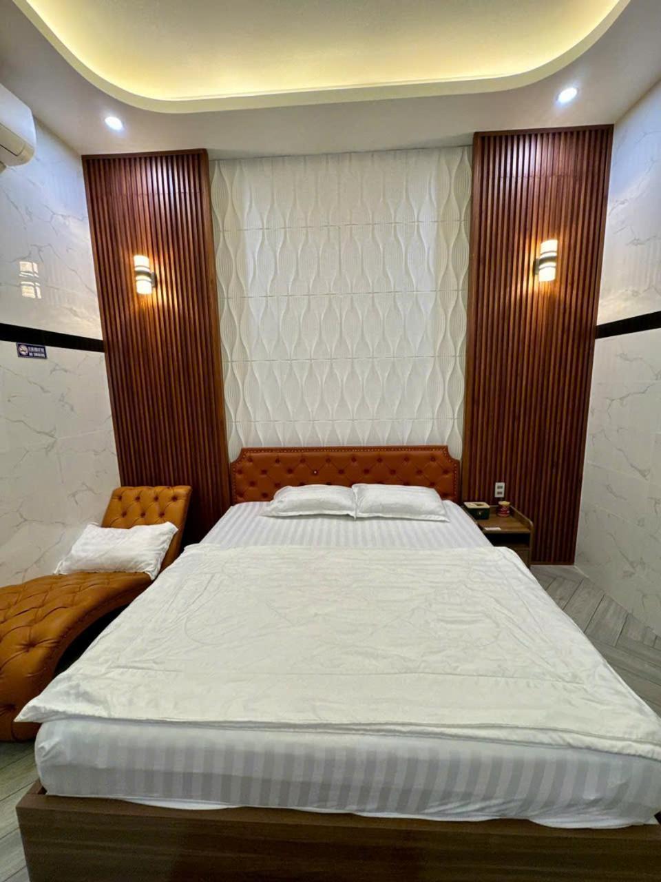 Bao Ngoc Hotel Cao Lanh Exteriör bild